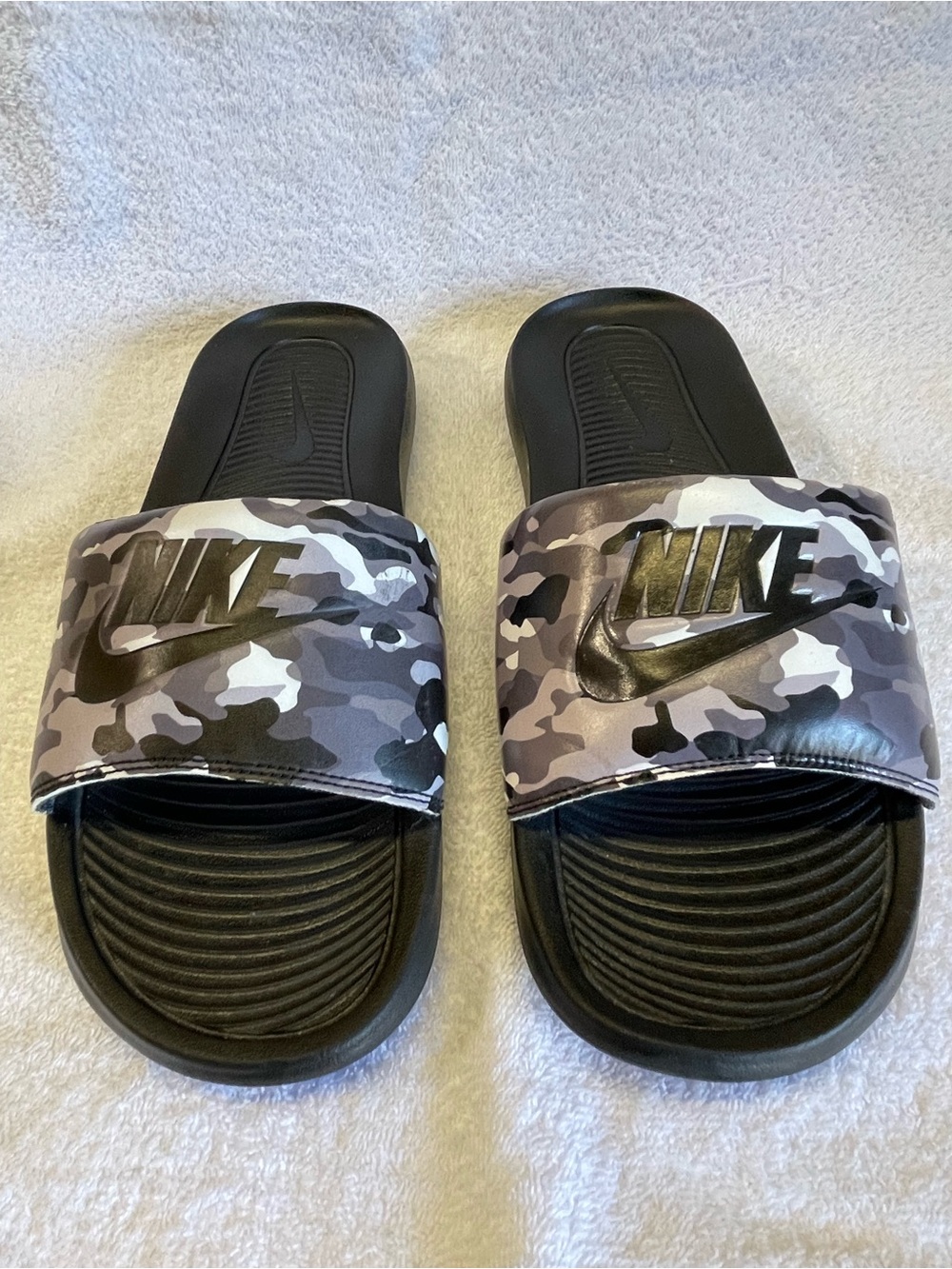 NIKE Men VICTORI ONE Print Slide Gray Camo Slippers Sandals Size 10